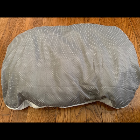 Simple anti slip comfy on the go pet bed - Picture 3 of 6